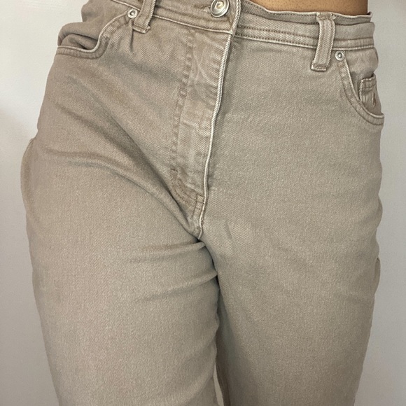 COMFY KHAKI JEANS - Picture 2 of 6